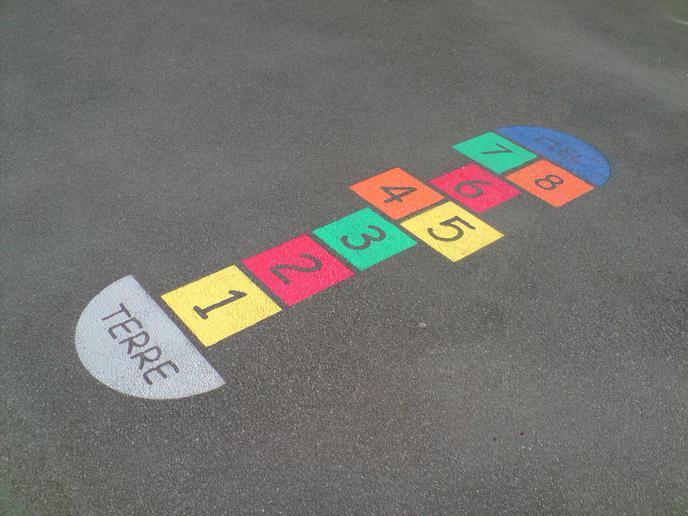 Illustration de l'article : If you were born before the 90s, you have experienced these 9 playground games for sure!