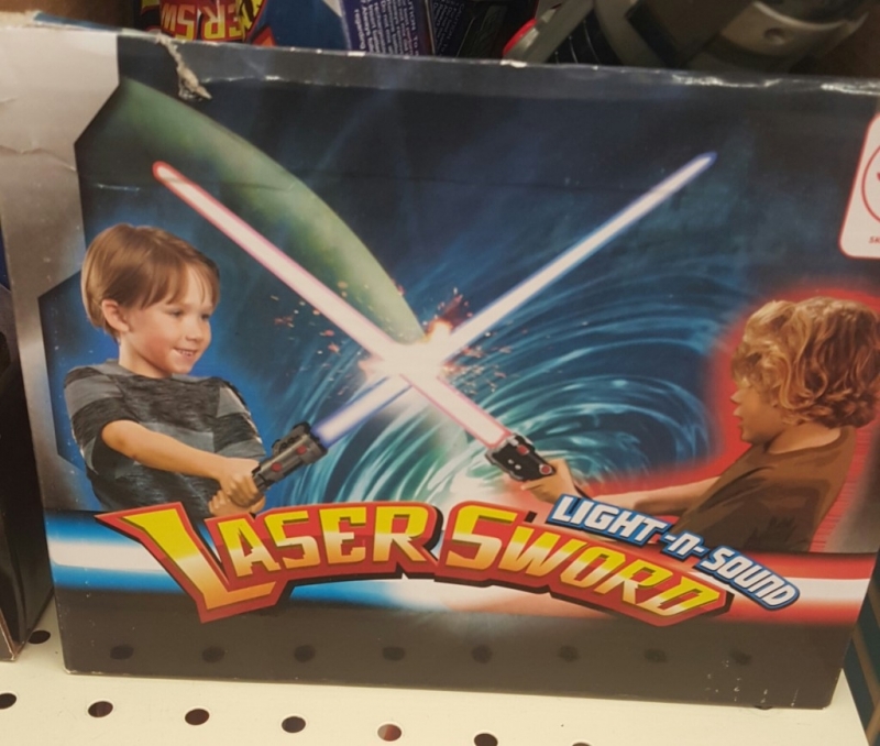 Illustration de l'article : 17 astonishingly bad bootleg Star Wars toys!