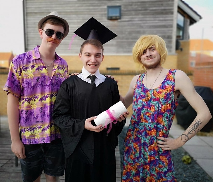 Illustration de l'article : 19 people who've learned the art of self-mockery