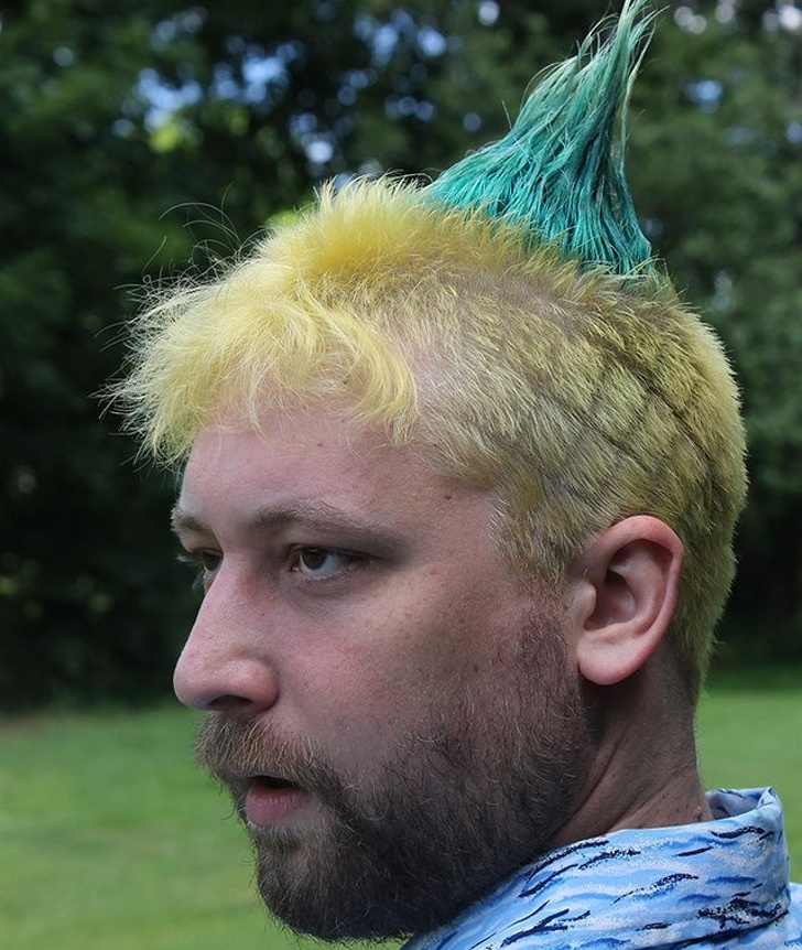 Illustration de l'article : 19 people with bad haircuts
