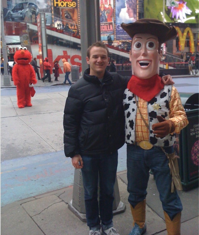 Illustration de l'article : 25 hilarious photos where the real action's going on the background!
